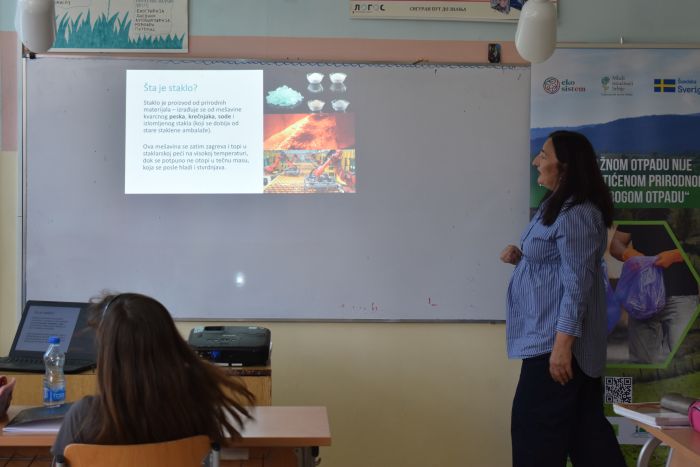 Učenici iz Kraljeva obeležili Svetski dan čišćenja Učenici iz Kraljeva obeležili Svetski dan čišćenja